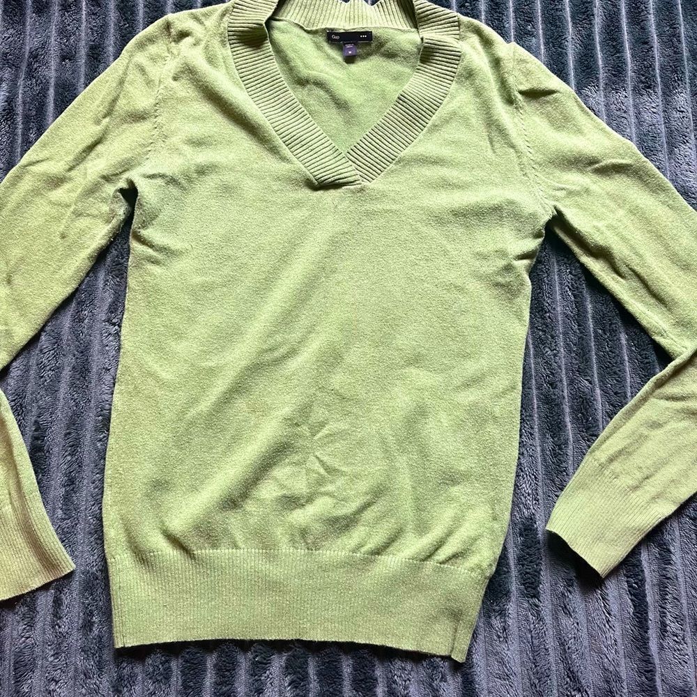 Gap V-Neck Sweater Green Size Medium Cotton Nylon Blend